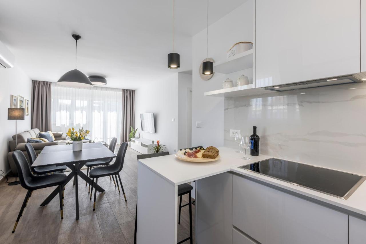Domus Mea Apartment Split Exterior photo